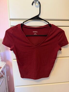 wild fable Burgundy V-Neck Short Sleeve Tee